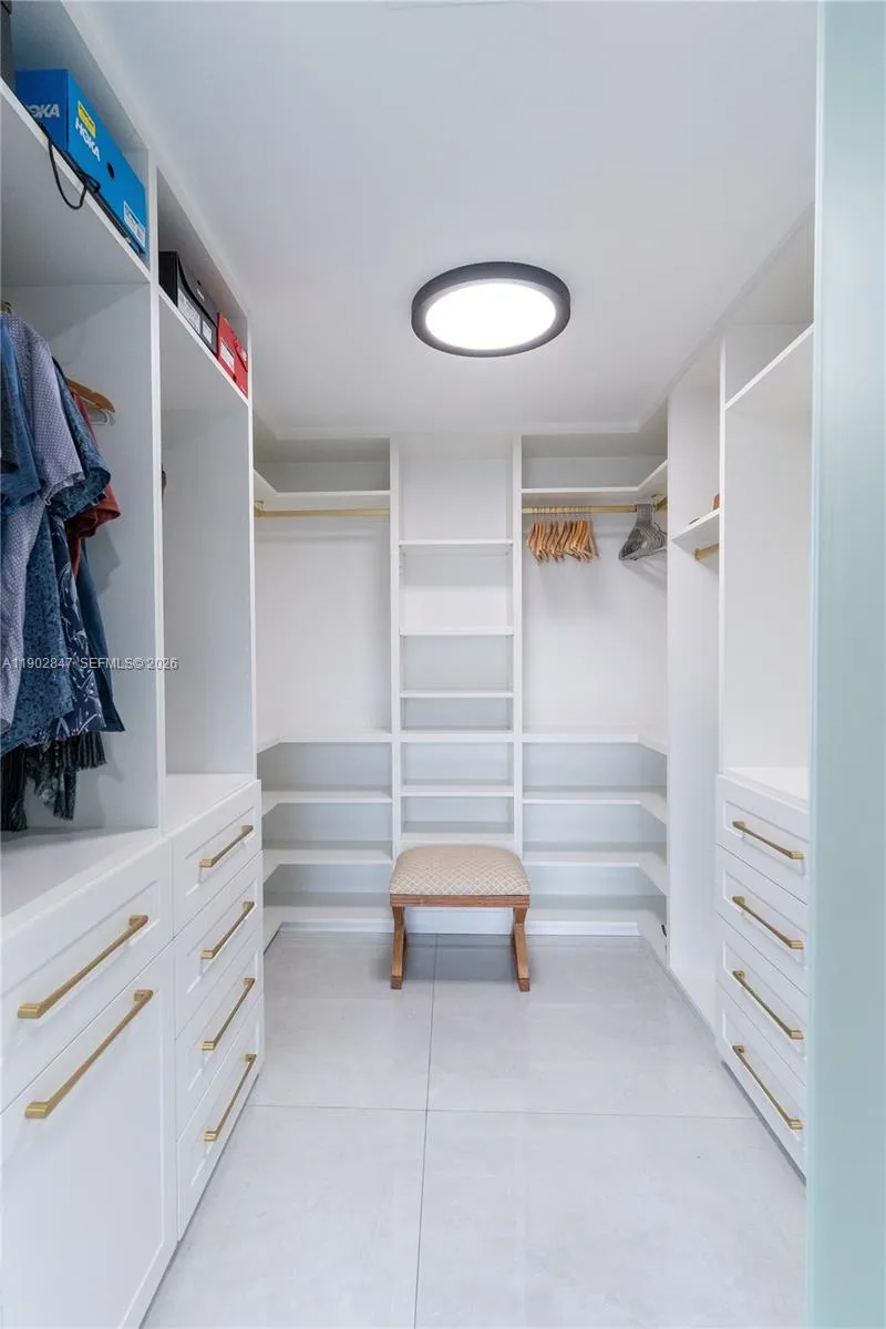 5601 N Ocean Dr, Hollywood, Florida 33019, Hollywood, Florida 33019, 5 Bedrooms Bedrooms, ,3 BathroomsBathrooms,Residential,For Sale,5601 N Ocean Dr, Hollywood, Florida 33019,A11902847