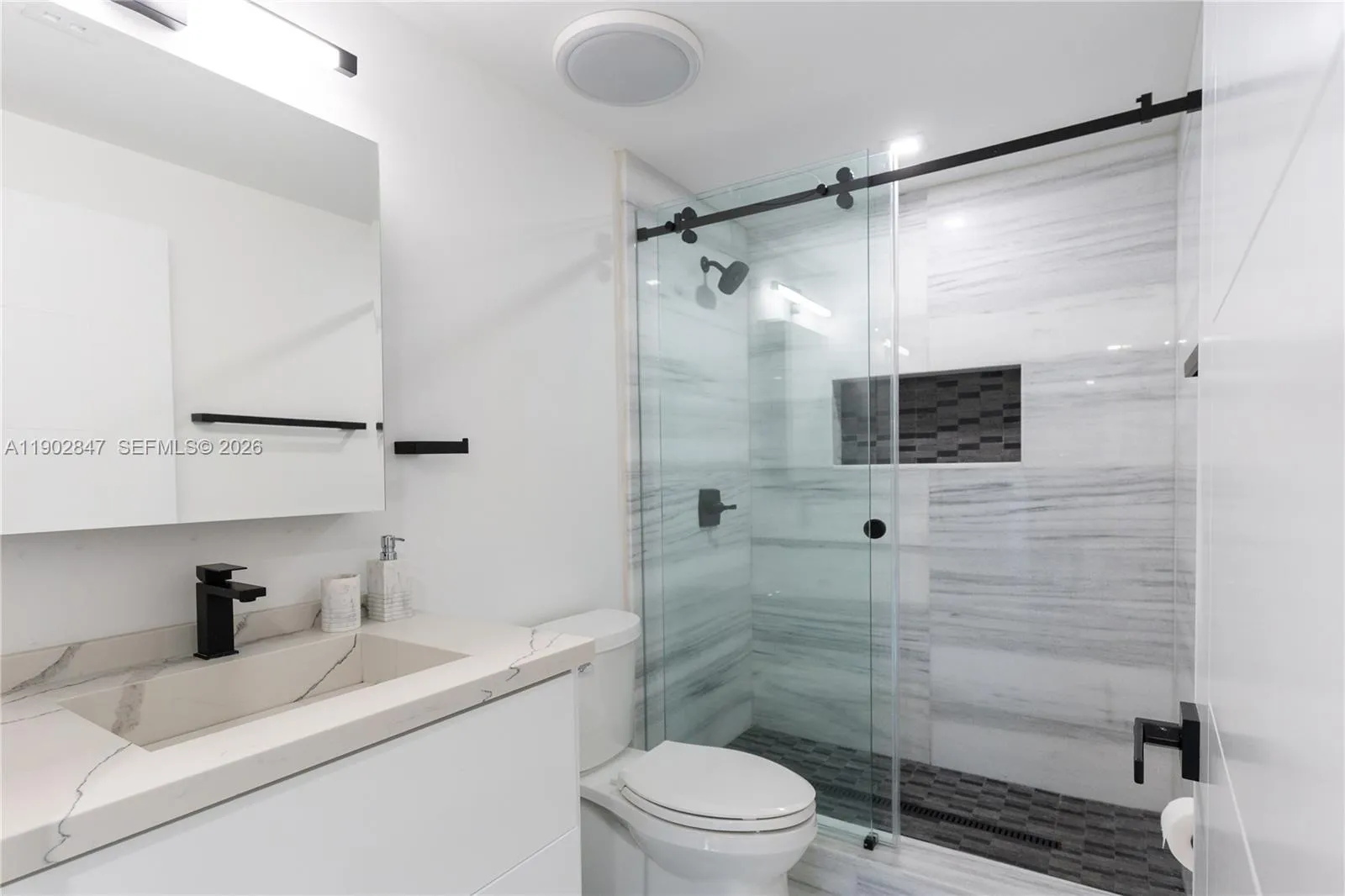 5601 N Ocean Dr, Hollywood, Florida 33019, Hollywood, Florida 33019, 5 Bedrooms Bedrooms, ,3 BathroomsBathrooms,Residential,For Sale,5601 N Ocean Dr, Hollywood, Florida 33019,A11902847