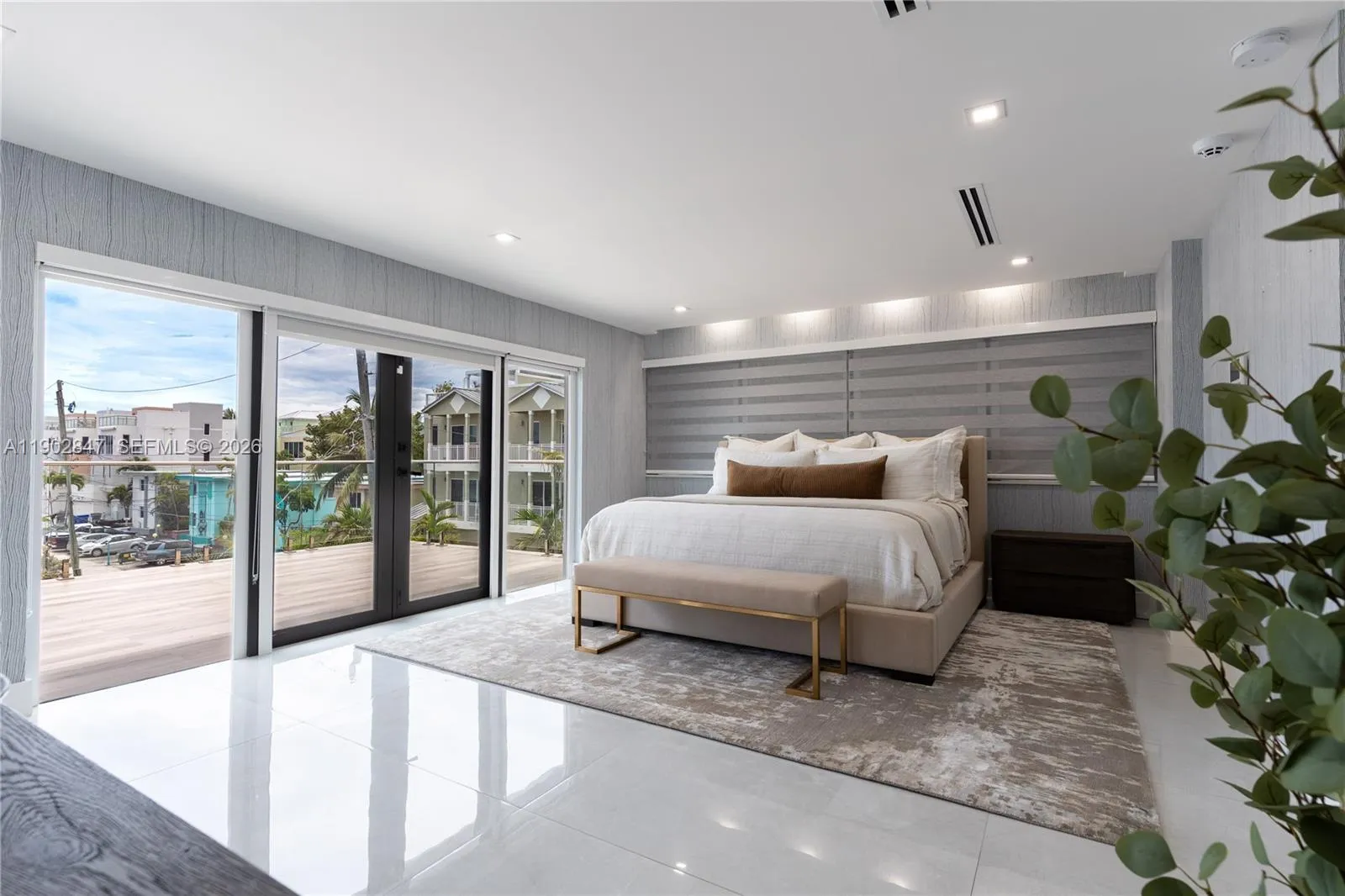 5601 N Ocean Dr, Hollywood, Florida 33019, Hollywood, Florida 33019, 5 Bedrooms Bedrooms, ,3 BathroomsBathrooms,Residential,For Sale,5601 N Ocean Dr, Hollywood, Florida 33019,A11902847