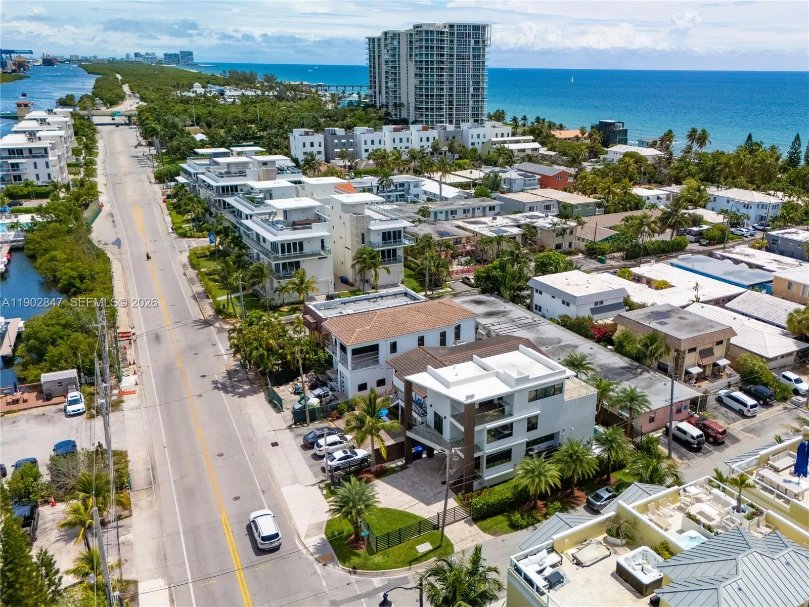 5601 N Ocean Dr, Hollywood, Florida 33019, Hollywood, Florida 33019, 5 Bedrooms Bedrooms, ,3 BathroomsBathrooms,Residential,For Sale,5601 N Ocean Dr, Hollywood, Florida 33019,A11902847