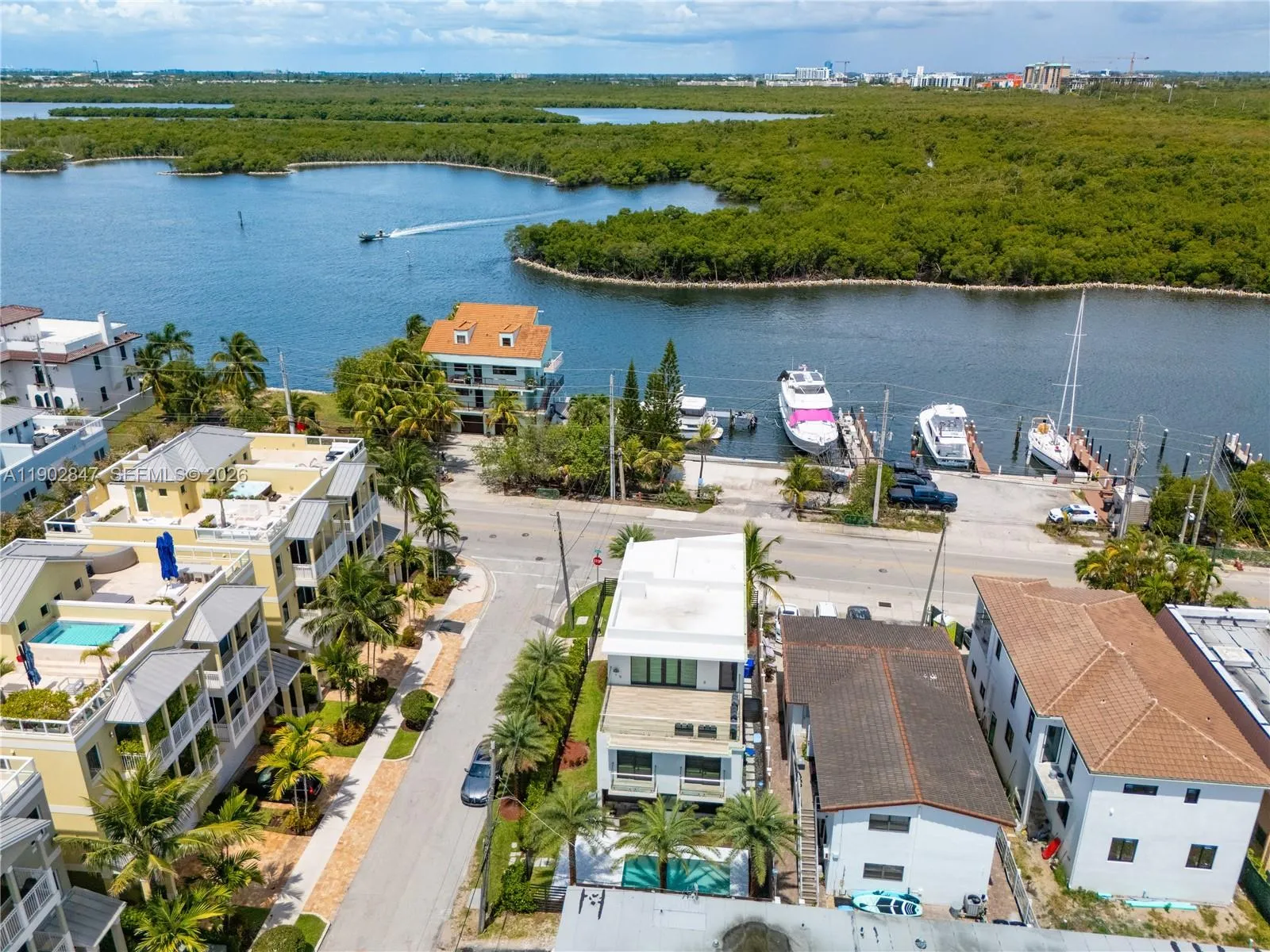 5601 N Ocean Dr, Hollywood, Florida 33019, Hollywood, Florida 33019, 5 Bedrooms Bedrooms, ,3 BathroomsBathrooms,Residential,For Sale,5601 N Ocean Dr, Hollywood, Florida 33019,A11902847