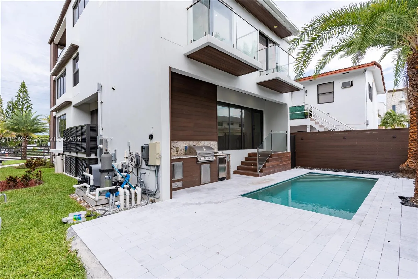 5601 N Ocean Dr, Hollywood, Florida 33019, Hollywood, Florida 33019, 5 Bedrooms Bedrooms, ,3 BathroomsBathrooms,Residential,For Sale,5601 N Ocean Dr, Hollywood, Florida 33019,A11902847