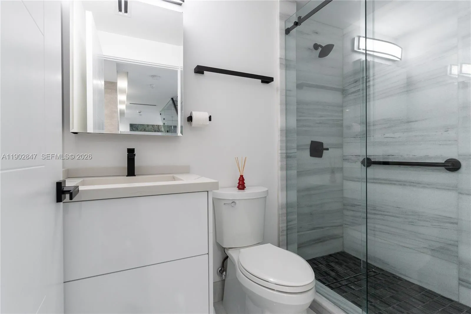 5601 N Ocean Dr, Hollywood, Florida 33019, Hollywood, Florida 33019, 5 Bedrooms Bedrooms, ,3 BathroomsBathrooms,Residential,For Sale,5601 N Ocean Dr, Hollywood, Florida 33019,A11902847