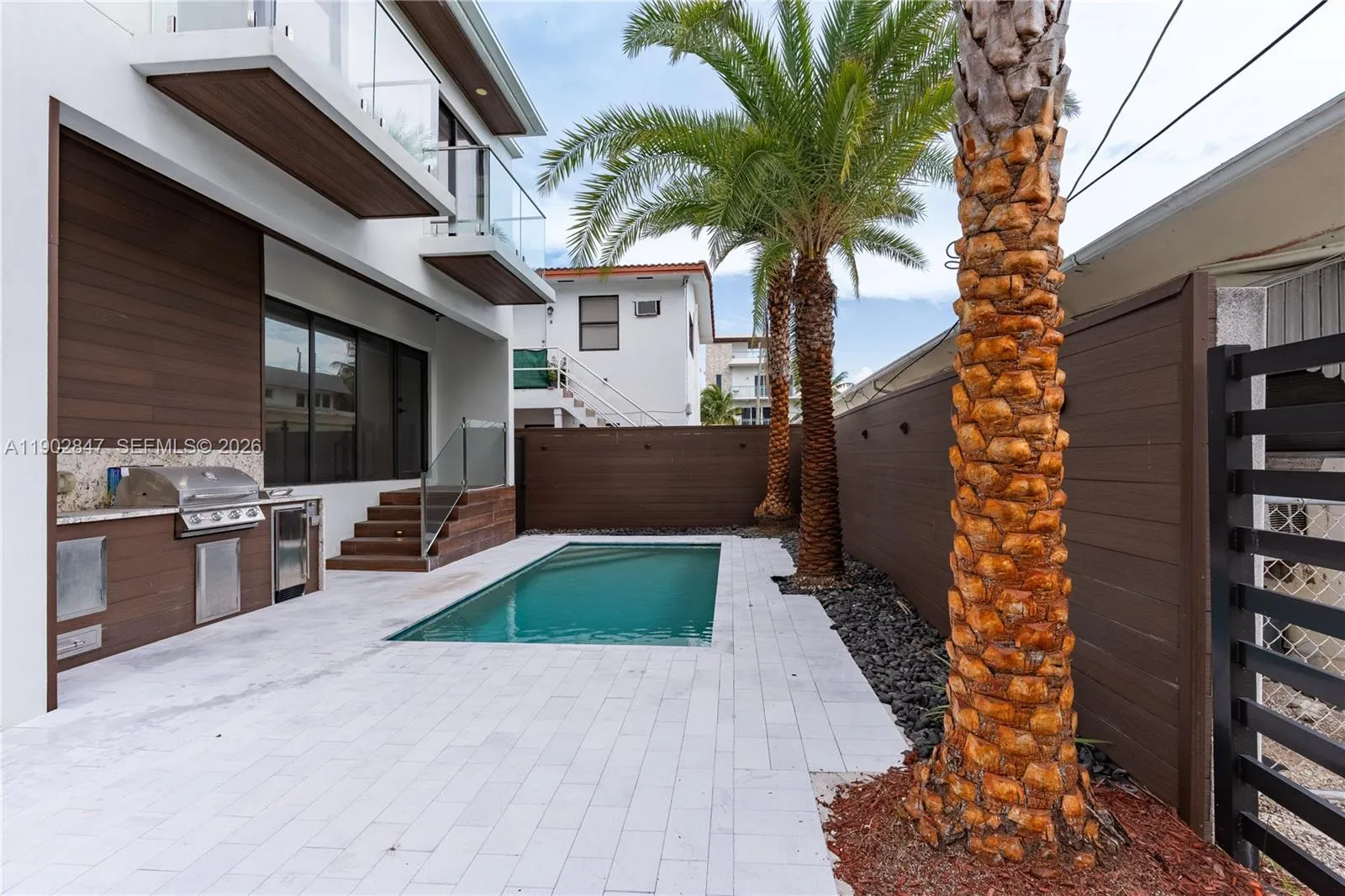 5601 N Ocean Dr, Hollywood, Florida 33019, Hollywood, Florida 33019, 5 Bedrooms Bedrooms, ,3 BathroomsBathrooms,Residential,For Sale,5601 N Ocean Dr, Hollywood, Florida 33019,A11902847