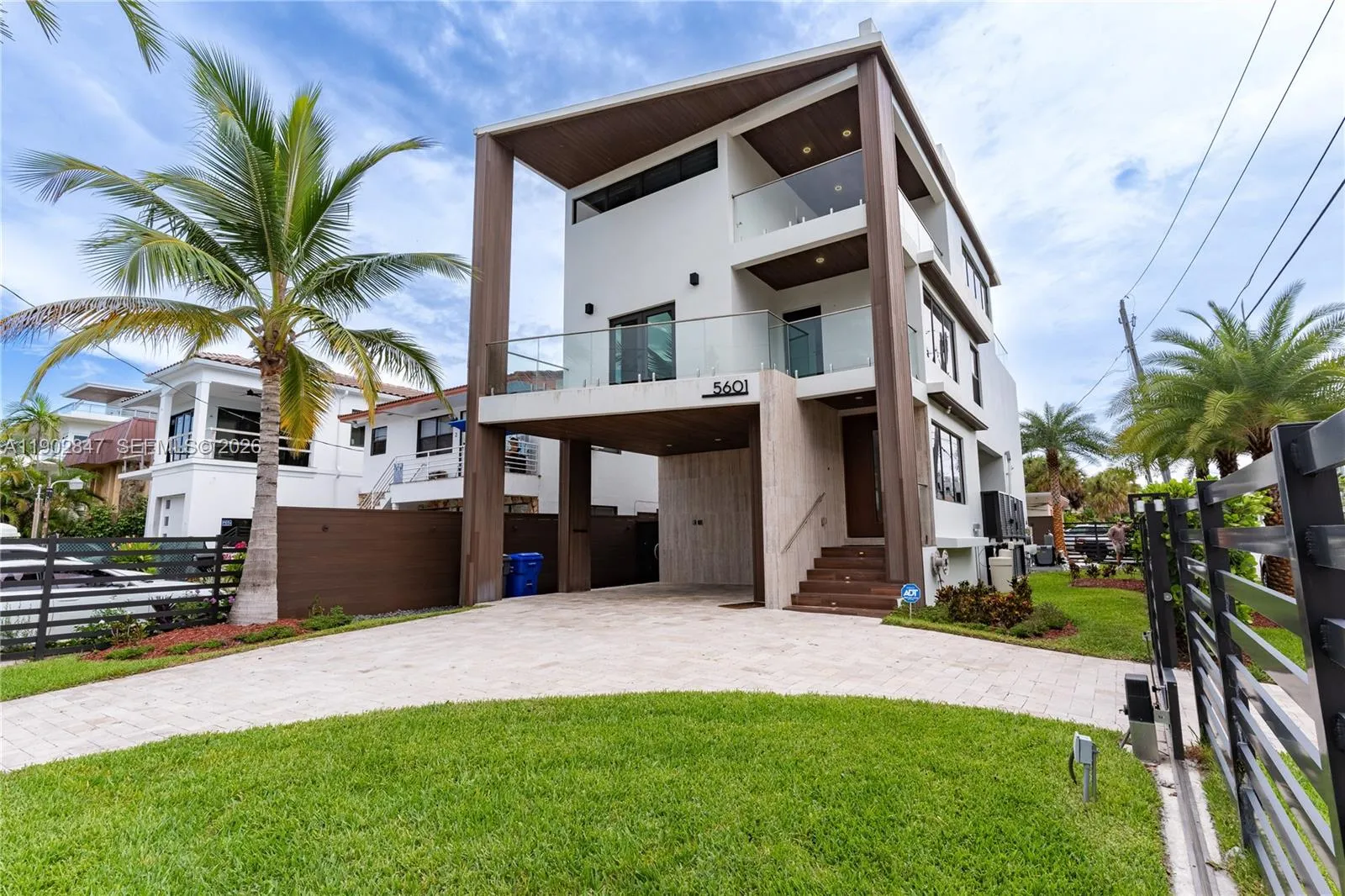 5601 N Ocean Dr, Hollywood, Florida 33019, Hollywood, Florida 33019, 5 Bedrooms Bedrooms, ,3 BathroomsBathrooms,Residential,For Sale,5601 N Ocean Dr, Hollywood, Florida 33019,A11902847