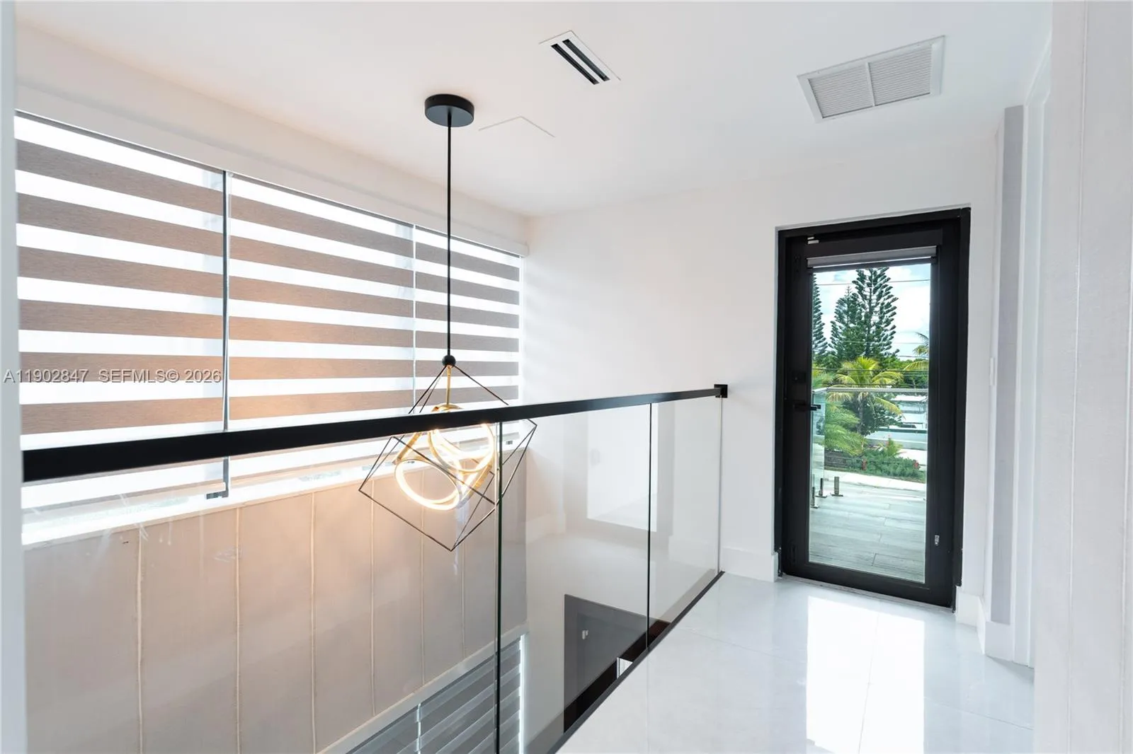 5601 N Ocean Dr, Hollywood, Florida 33019, Hollywood, Florida 33019, 5 Bedrooms Bedrooms, ,3 BathroomsBathrooms,Residential,For Sale,5601 N Ocean Dr, Hollywood, Florida 33019,A11902847