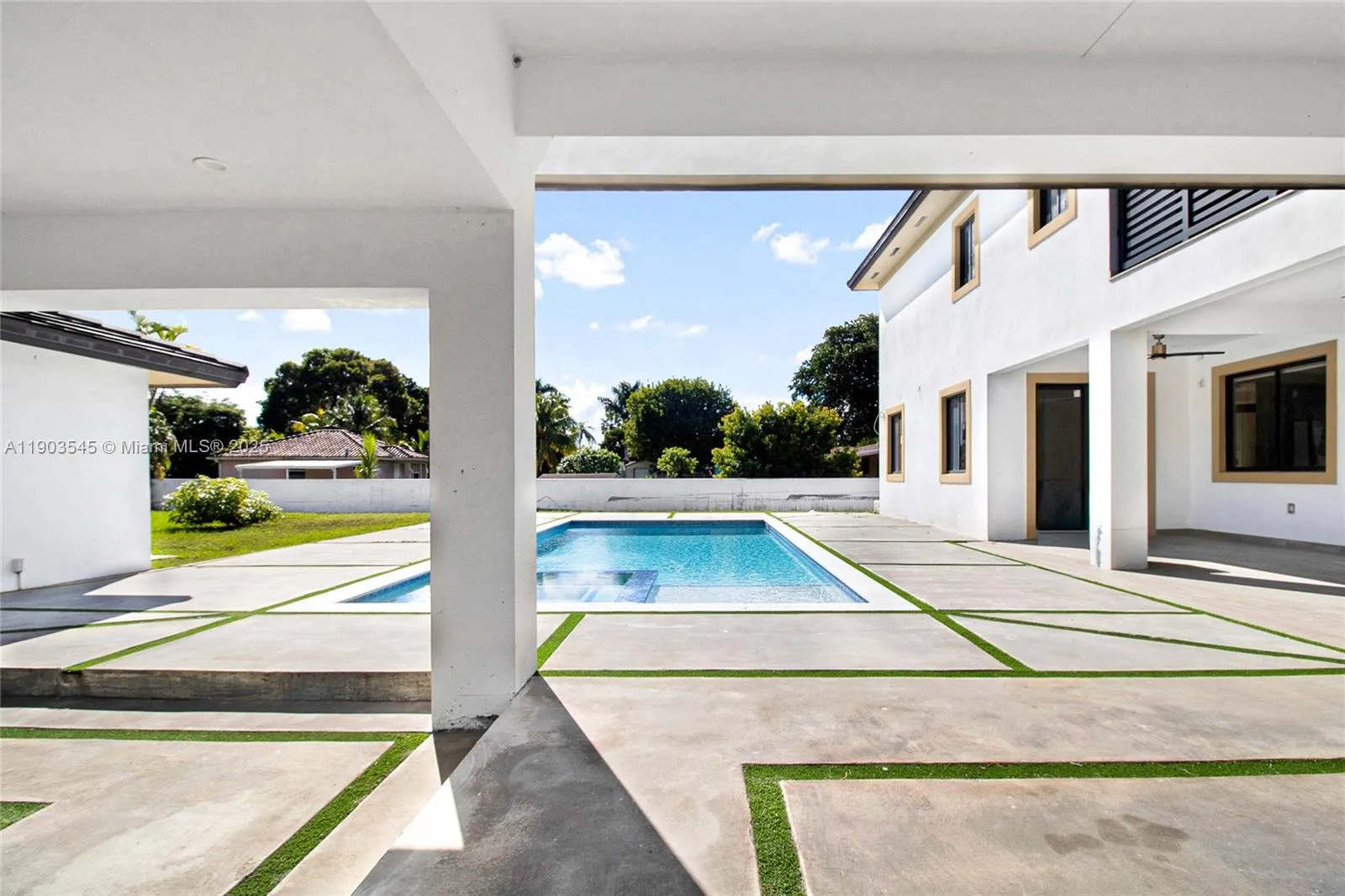 12890 Nw 2nd St, Miami, Florida 33182, Miami, Florida 33182, 7 Bedrooms Bedrooms, ,5 BathroomsBathrooms,Residential,For Sale,12890 Nw 2nd St, Miami, Florida 33182,A11903545