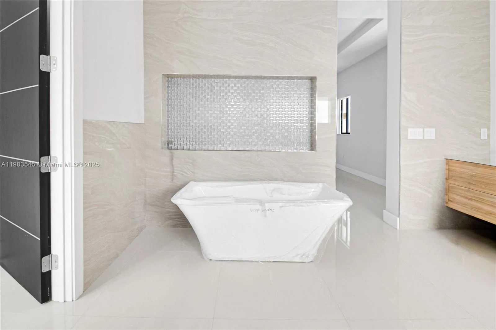 12890 Nw 2nd St, Miami, Florida 33182, Miami, Florida 33182, 7 Bedrooms Bedrooms, ,5 BathroomsBathrooms,Residential,For Sale,12890 Nw 2nd St, Miami, Florida 33182,A11903545