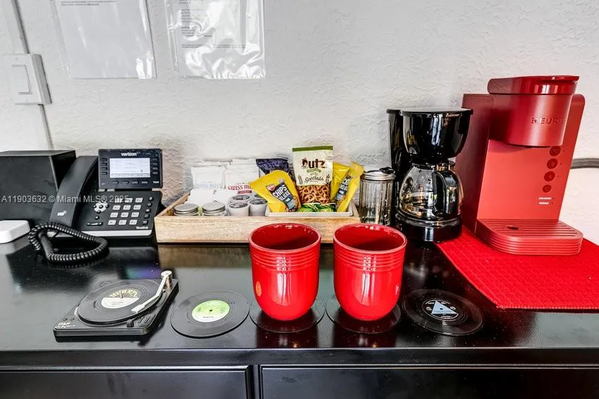 Hollywood, Florida 33020, 1 Bedroom Bedrooms, ,1 BathroomBathrooms,Residential Lease,For Rent,A11903632 Hollywood, Florida 33020, 1 Bedroom Bedrooms, ,1 BathroomBathrooms,Residential Lease,For Rent,A11903632