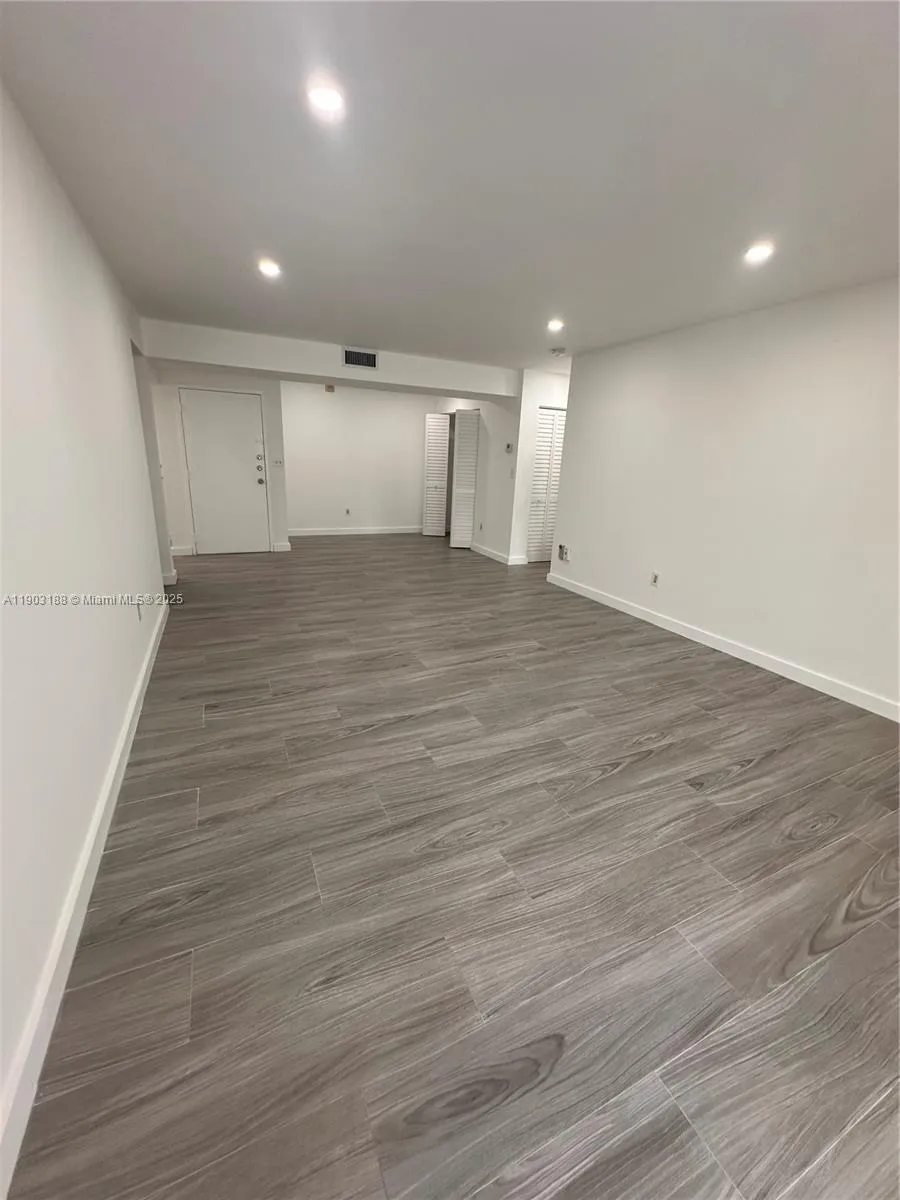 7705 Sw 86th St B-315, Miami, Florida 33143, Miami, Florida 33143, 2 Bedrooms Bedrooms, ,2 BathroomsBathrooms,Residential,For Sale,7705 Sw 86th St B-315, Miami, Florida 33143,A11903188