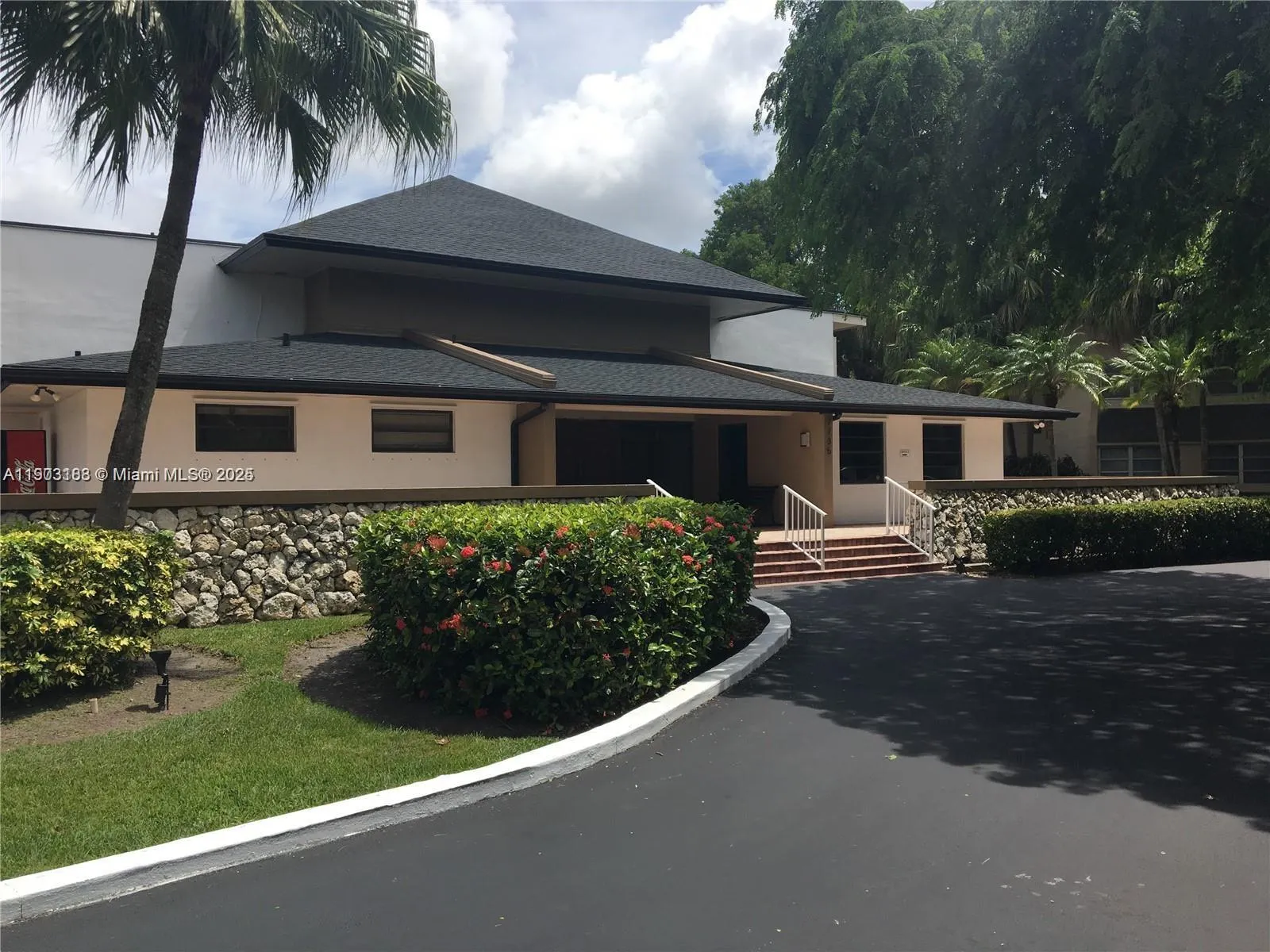 7705 Sw 86th St B-315, Miami, Florida 33143, Miami, Florida 33143, 2 Bedrooms Bedrooms, ,2 BathroomsBathrooms,Residential,For Sale,7705 Sw 86th St B-315, Miami, Florida 33143,A11903188