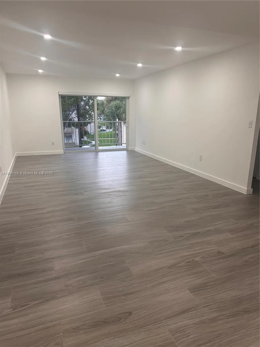 7705 Sw 86th St B-315, Miami, Florida 33143, Miami, Florida 33143, 2 Bedrooms Bedrooms, ,2 BathroomsBathrooms,Residential,For Sale,7705 Sw 86th St B-315, Miami, Florida 33143,A11903188