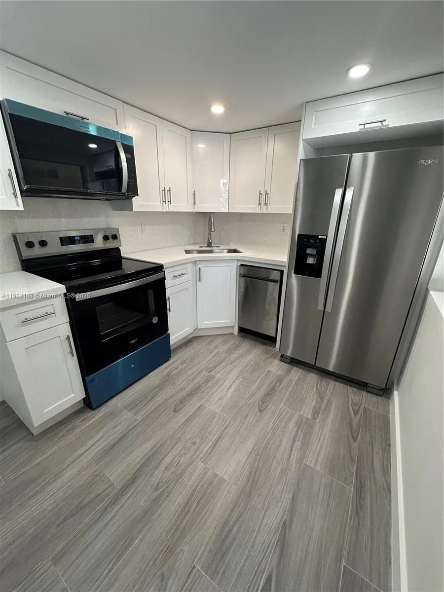 7705 Sw 86th St B-315, Miami, Florida 33143, Miami, Florida 33143, 2 Bedrooms Bedrooms, ,2 BathroomsBathrooms,Residential,For Sale,7705 Sw 86th St B-315, Miami, Florida 33143,A11903188