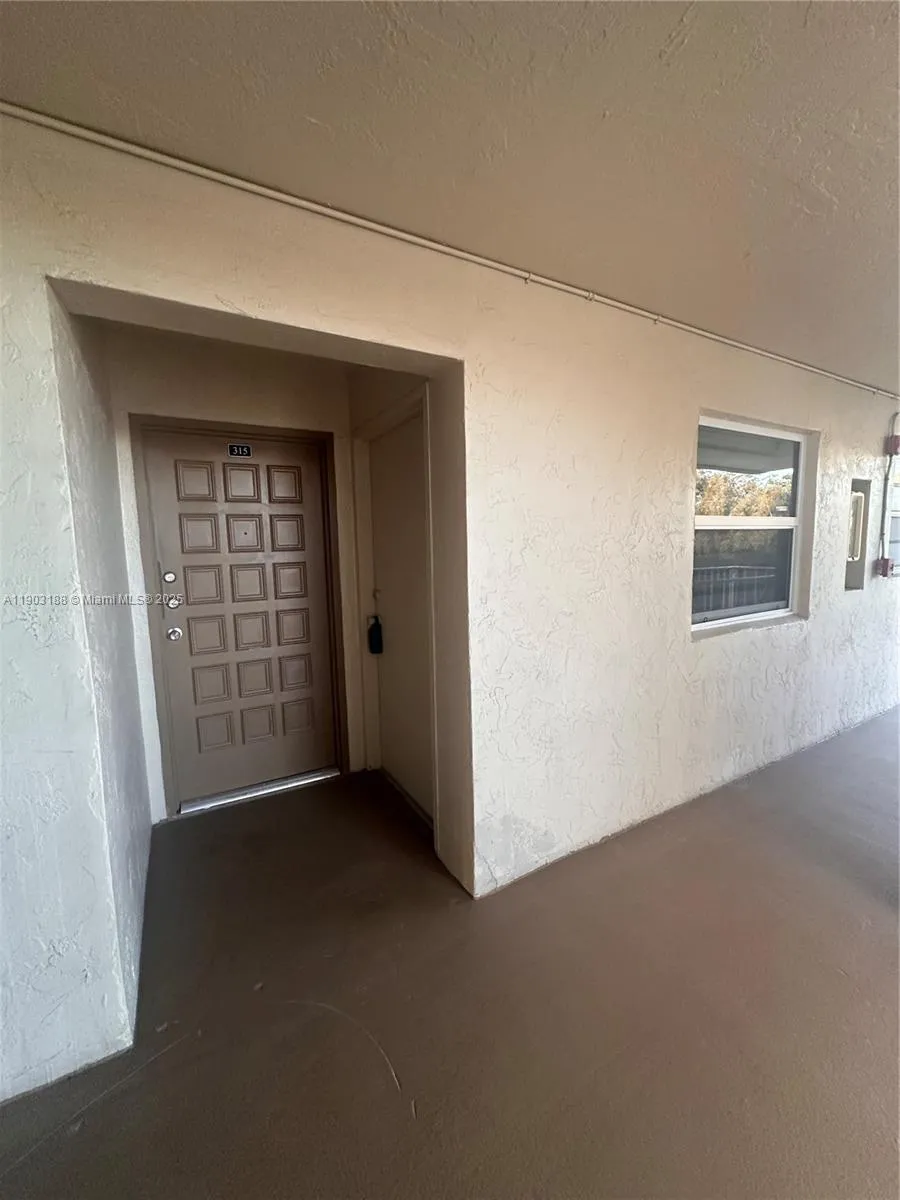 7705 Sw 86th St B-315, Miami, Florida 33143, Miami, Florida 33143, 2 Bedrooms Bedrooms, ,2 BathroomsBathrooms,Residential,For Sale,7705 Sw 86th St B-315, Miami, Florida 33143,A11903188