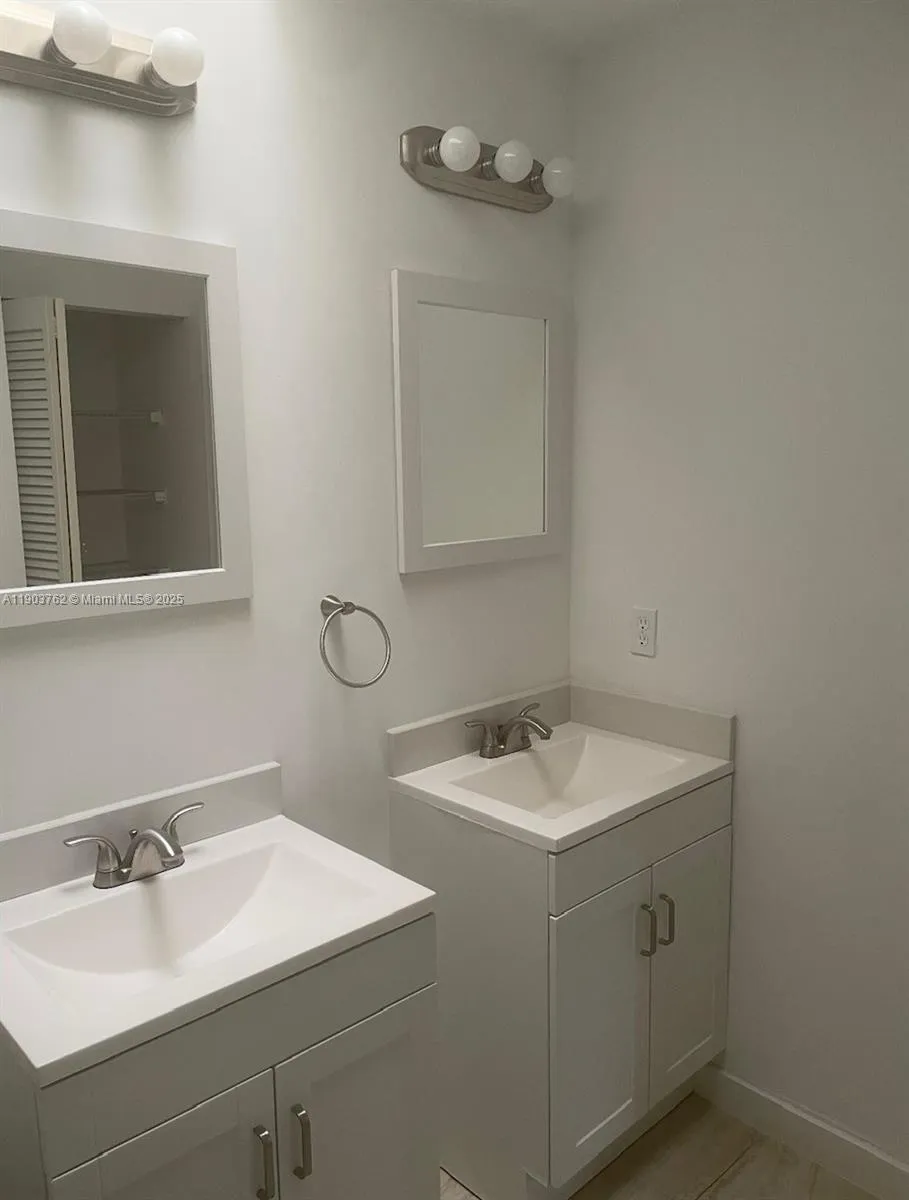 9422 Sw 127th Ave, Miami, Florida 33186, Miami, Florida 33186, 3 Bedrooms Bedrooms, 3 Rooms Rooms,2 BathroomsBathrooms,Residential,For Sale,9422 Sw 127th Ave, Miami, Florida 33186,A11903762