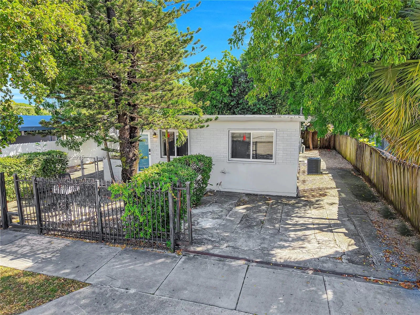 3181 Nw 5th Ave, Miami, Florida 33127, Miami, Florida 33127, ,Residential Income,For Sale,3181 Nw 5th Ave, Miami, Florida 33127,A11899888