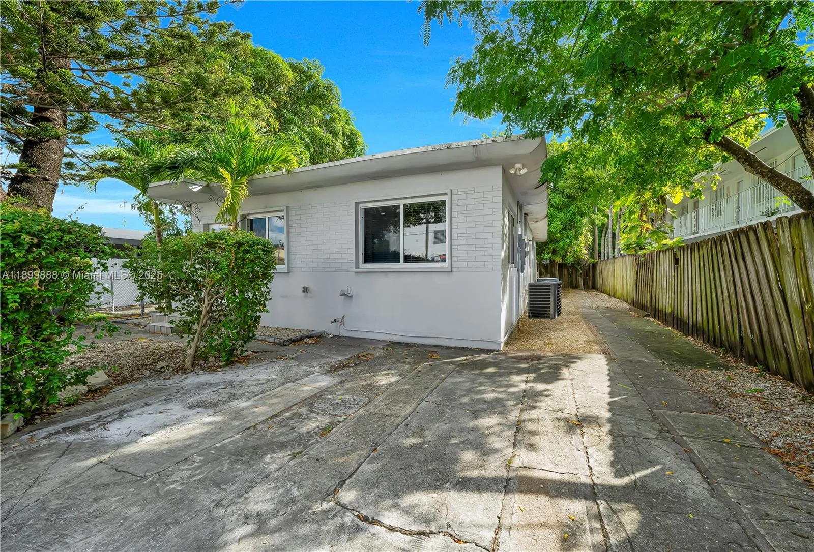 3181 Nw 5th Ave, Miami, Florida 33127, Miami, Florida 33127, ,Residential Income,For Sale,3181 Nw 5th Ave, Miami, Florida 33127,A11899888