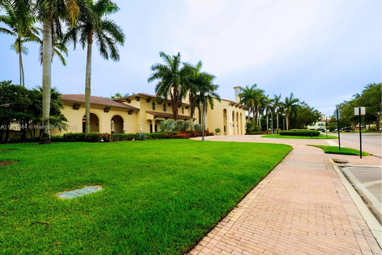 2954 Nw 124th Way, Sunrise, Florida 33323, Sunrise, Florida 33323, 4 Bedrooms Bedrooms, ,3 BathroomsBathrooms,Residential,For Sale,2954 Nw 124th Way, Sunrise, Florida 33323,A11903464