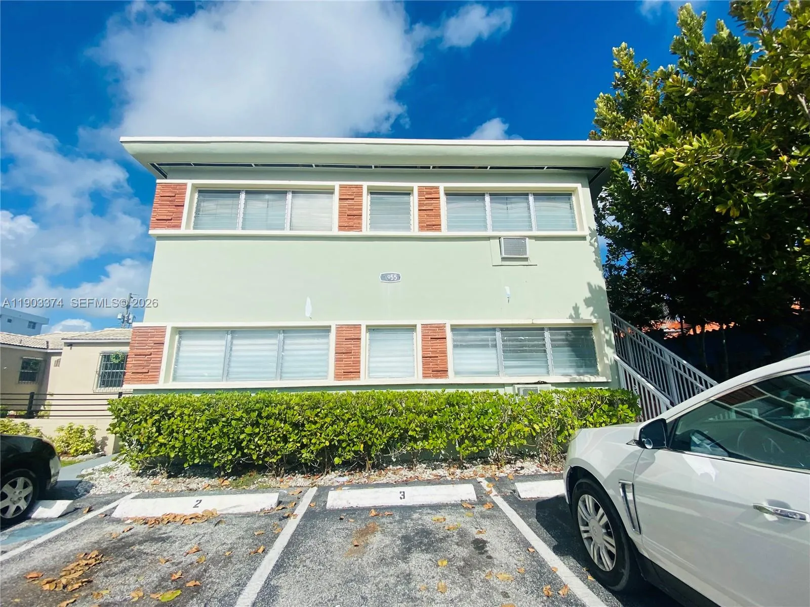 1955 Normandy Dr 6, Miami Beach, Florida 33141, Miami Beach, Florida 33141, 2 Bedrooms Bedrooms, ,2 BathroomsBathrooms,Residential Lease,For Rent,1955 Normandy Dr 6, Miami Beach, Florida 33141,A11903374