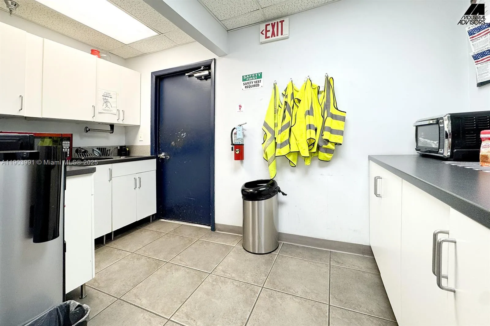 1361 Nw 155th Dr, Miami Gardens, Florida 33169, Miami Gardens, Florida 33169, ,Commercial Lease,For Rent,1361 Nw 155th Dr, Miami Gardens, Florida 33169,A11903991