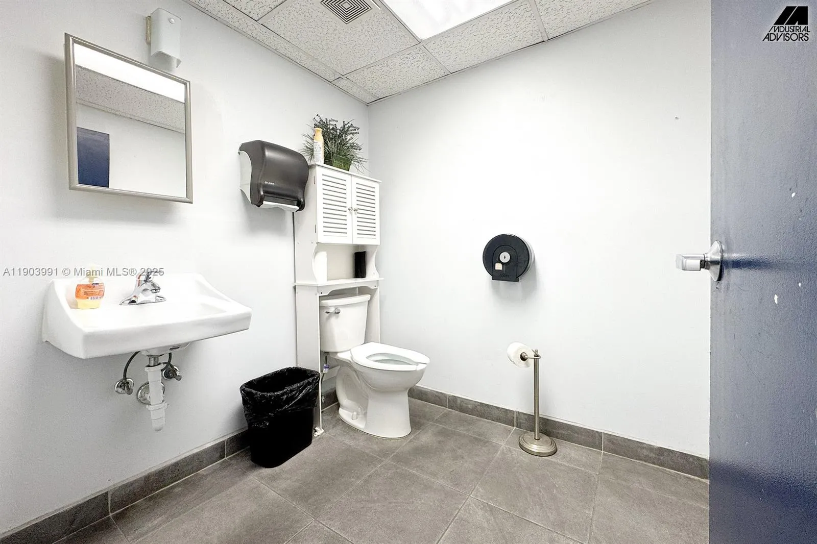 1361 Nw 155th Dr, Miami Gardens, Florida 33169, Miami Gardens, Florida 33169, ,Commercial Lease,For Rent,1361 Nw 155th Dr, Miami Gardens, Florida 33169,A11903991