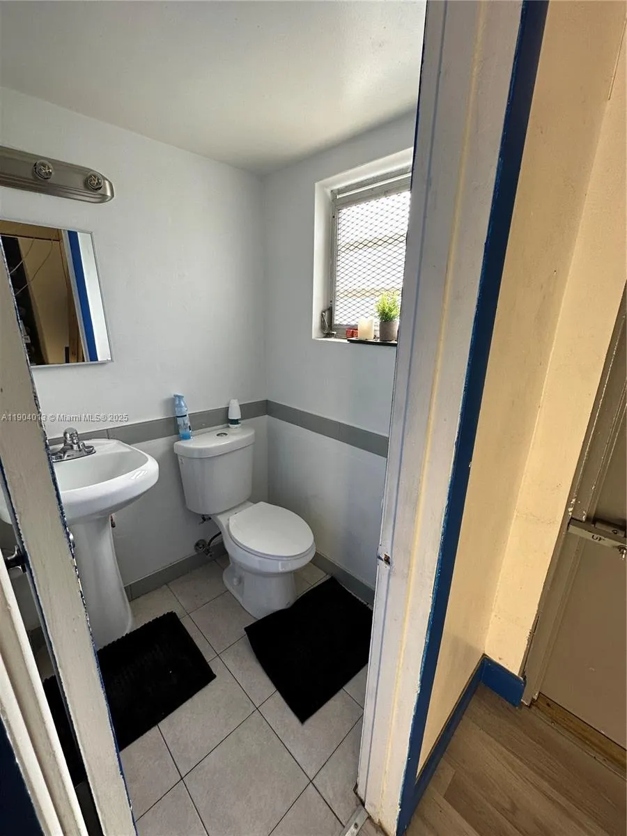 510 Ne 167th St 512, Miami, Florida 33162, Miami, Florida 33162, ,Commercial Lease,For Rent,510 Ne 167th St 512, Miami, Florida 33162,A11904013