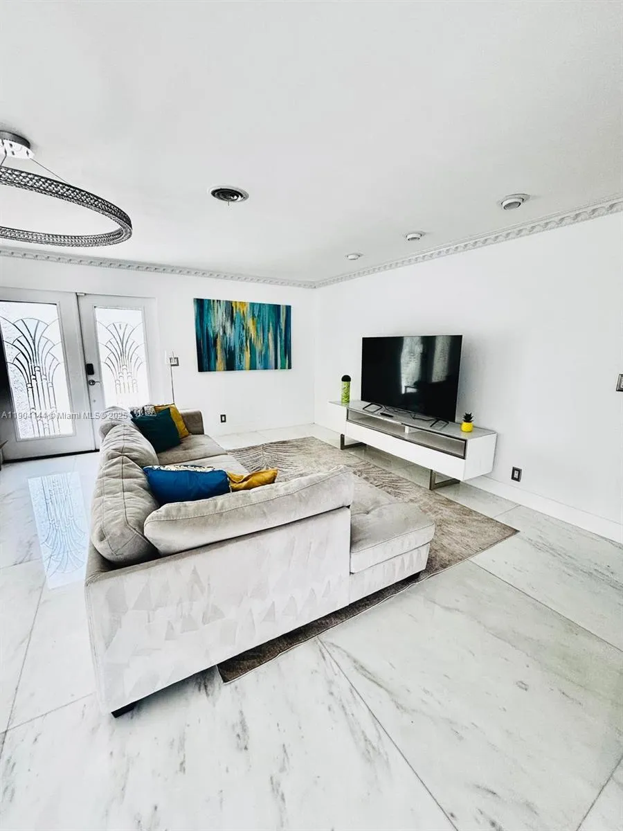 2321 Se 15th St 2321, Pompano Beach, Florida 33062, Pompano Beach, Florida 33062, 3 Bedrooms Bedrooms, ,2 BathroomsBathrooms,Residential Lease,For Rent,2321 Se 15th St 2321, Pompano Beach, Florida 33062,A11904144