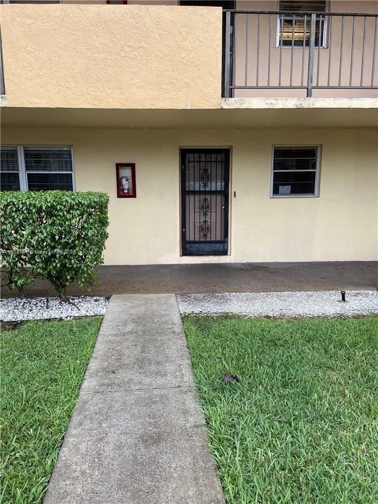 3955 N Nob Hill Rd 101, Sunrise, Florida 33351, Sunrise, Florida 33351, 2 Bedrooms Bedrooms, ,2 BathroomsBathrooms,Residential,For Sale,3955 N Nob Hill Rd 101, Sunrise, Florida 33351,A11902751