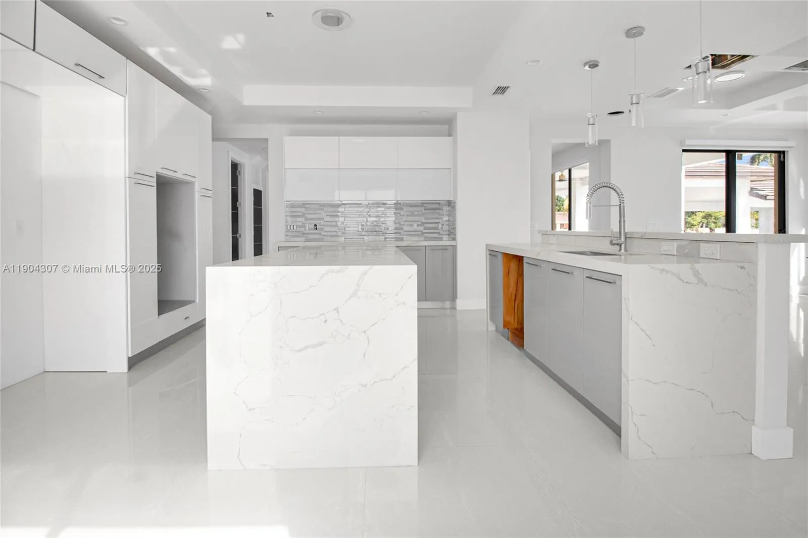 12890 Nw 2nd St, Miami, Florida 33182, Miami, Florida 33182, 7 Bedrooms Bedrooms, ,5 BathroomsBathrooms,Residential Lease,For Rent,12890 Nw 2nd St, Miami, Florida 33182,A11904307