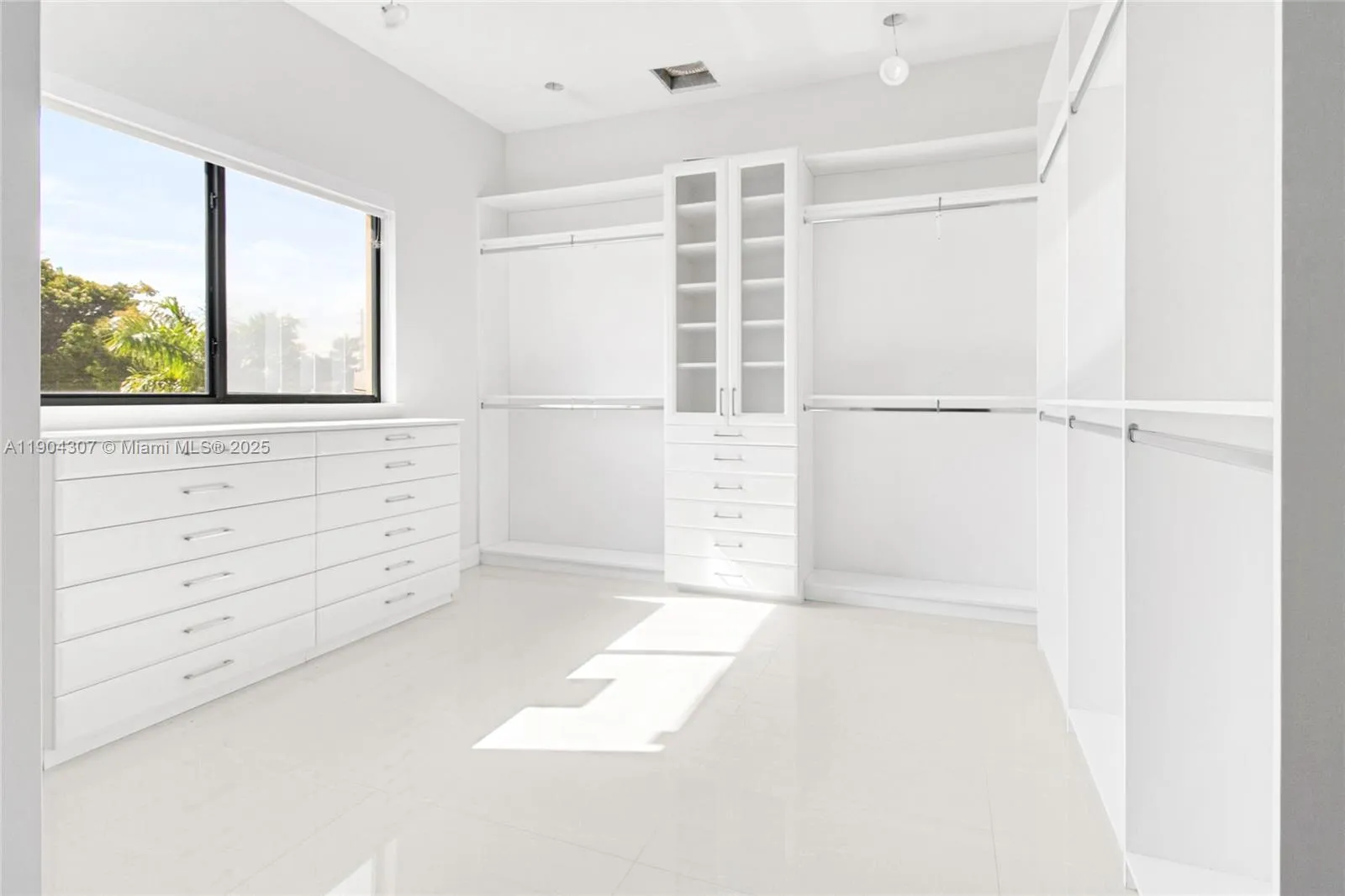 12890 Nw 2nd St, Miami, Florida 33182, Miami, Florida 33182, 7 Bedrooms Bedrooms, ,5 BathroomsBathrooms,Residential Lease,For Rent,12890 Nw 2nd St, Miami, Florida 33182,A11904307