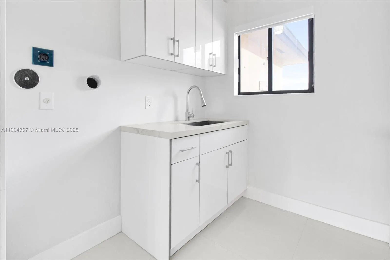 12890 Nw 2nd St, Miami, Florida 33182, Miami, Florida 33182, 7 Bedrooms Bedrooms, ,5 BathroomsBathrooms,Residential Lease,For Rent,12890 Nw 2nd St, Miami, Florida 33182,A11904307