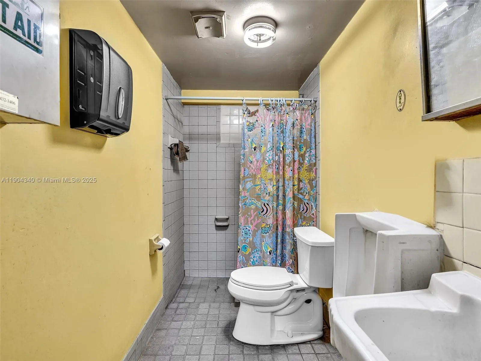 2112 Nw 36th St, Miami, Florida 33142, Miami, Florida 33142, ,Commercial Sale,For Sale,2112 Nw 36th St, Miami, Florida 33142,A11904340