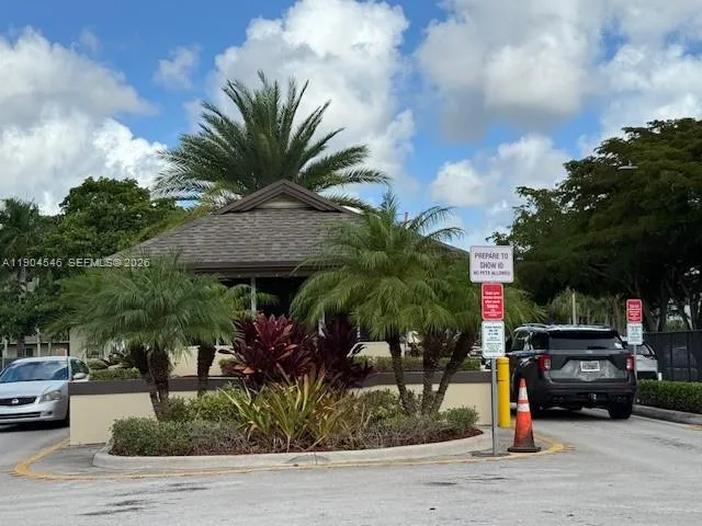 200 Sw 132nd Way 212l, Pembroke Pines, Florida 330, Pembroke Pines, Florida 33027, 1 Bedroom Bedrooms, ,1 BathroomBathrooms,Residential,For Sale,200 Sw 132nd Way 212l, Pembroke Pines, Florida 330,A11904546