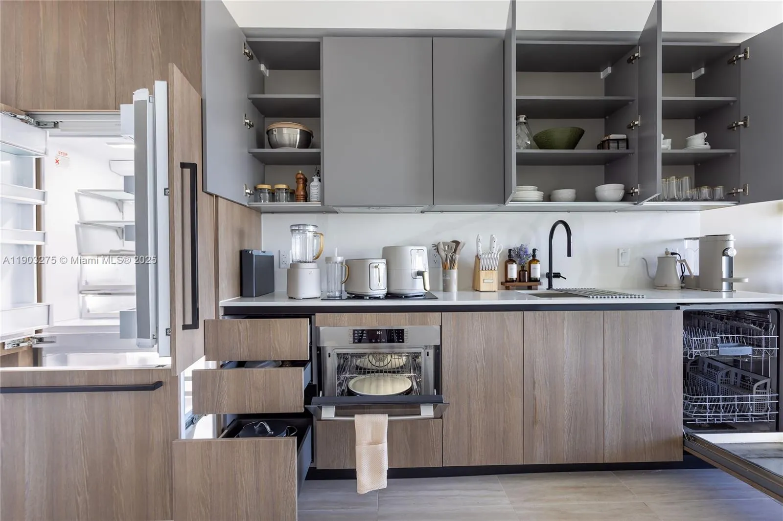 580 72nd St 1006, Miami Beach, Florida 33414, Miami Beach, Florida 33414, 1 Bedroom Bedrooms, ,1 BathroomBathrooms,Residential Lease,For Rent,580 72nd St 1006, Miami Beach, Florida 33414,A11903275