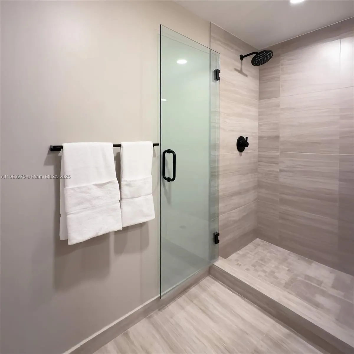 580 72nd St 1006, Miami Beach, Florida 33414, Miami Beach, Florida 33414, 1 Bedroom Bedrooms, ,1 BathroomBathrooms,Residential Lease,For Rent,580 72nd St 1006, Miami Beach, Florida 33414,A11903275