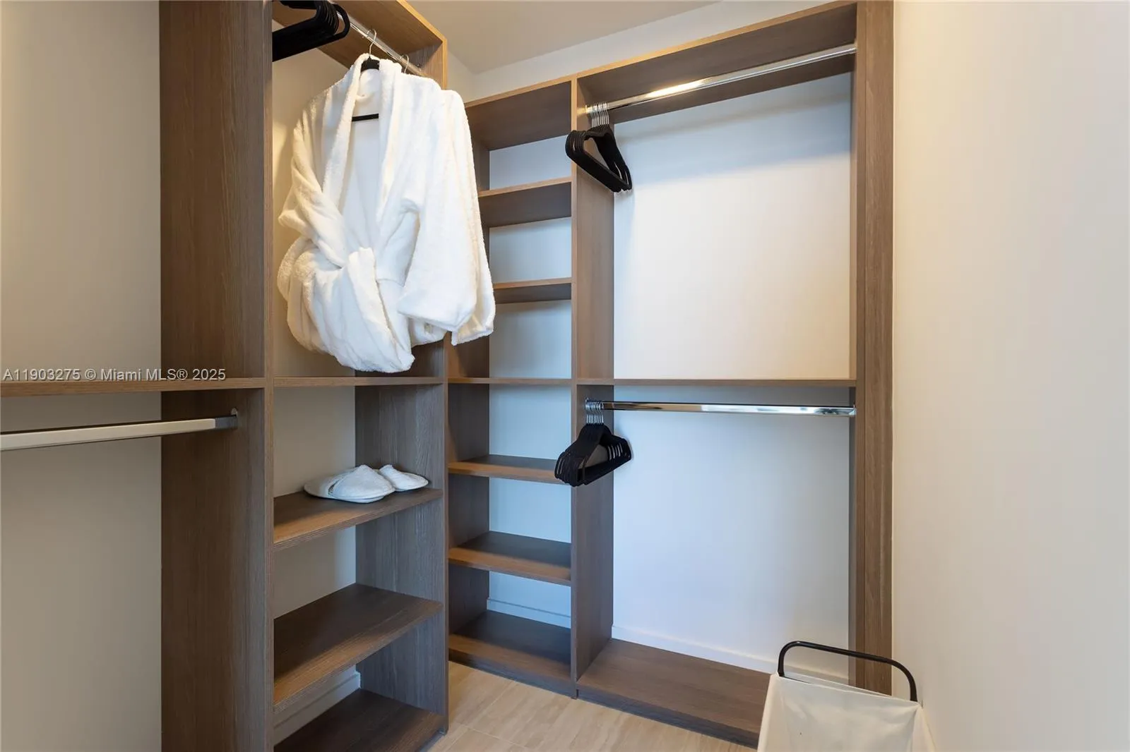 580 72nd St 1006, Miami Beach, Florida 33414, Miami Beach, Florida 33414, 1 Bedroom Bedrooms, ,1 BathroomBathrooms,Residential Lease,For Rent,580 72nd St 1006, Miami Beach, Florida 33414,A11903275