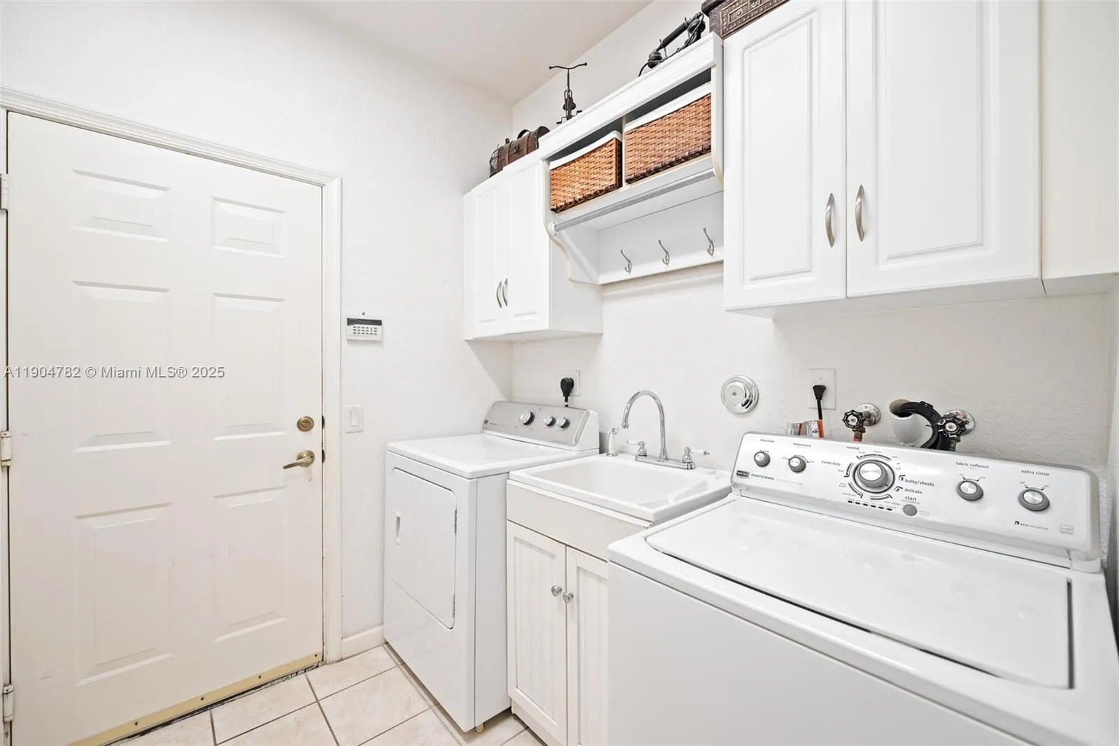 1634 Passion Vine Cir 31-2, Weston, Florida 33326, Weston, Florida 33326, 3 Bedrooms Bedrooms, ,2 BathroomsBathrooms,Residential,For Sale,1634 Passion Vine Cir 31-2, Weston, Florida 33326,A11904782