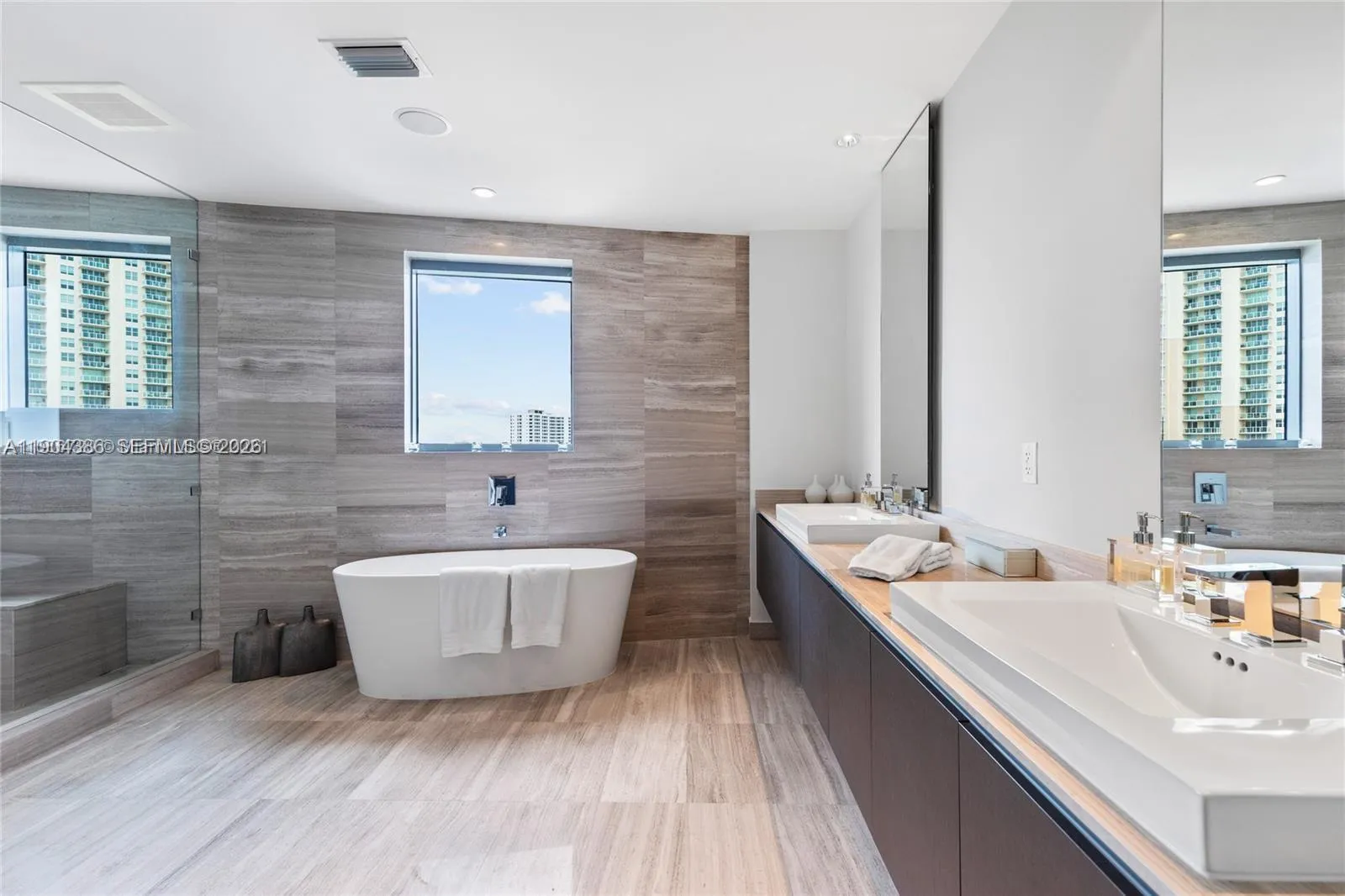 3300 Ne 188th St 818, Aventura, Florida 33180, Aventura, Florida 33180, 4 Bedrooms Bedrooms, ,6 BathroomsBathrooms,Residential,For Sale,3300 Ne 188th St 818, Aventura, Florida 33180,A11904386