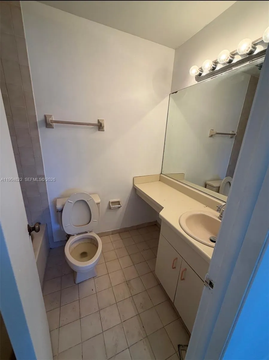 12059 Sw 10th St 201, Miami, Florida 33184, Miami, Florida 33184, 3 Bedrooms Bedrooms, ,2 BathroomsBathrooms,Residential,For Sale,12059 Sw 10th St 201, Miami, Florida 33184,A11904822