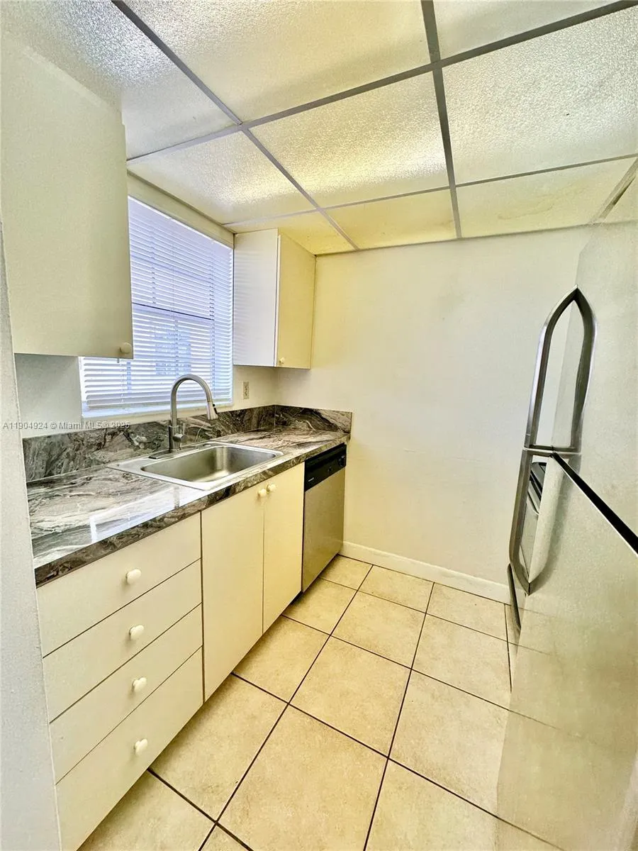 8600 Sw 109th Ave 4-211, Miami, Florida 33173, Miami, Florida 33173, 1 Bedroom Bedrooms, ,1 BathroomBathrooms,Residential,For Sale,8600 Sw 109th Ave 4-211, Miami, Florida 33173,A11904924