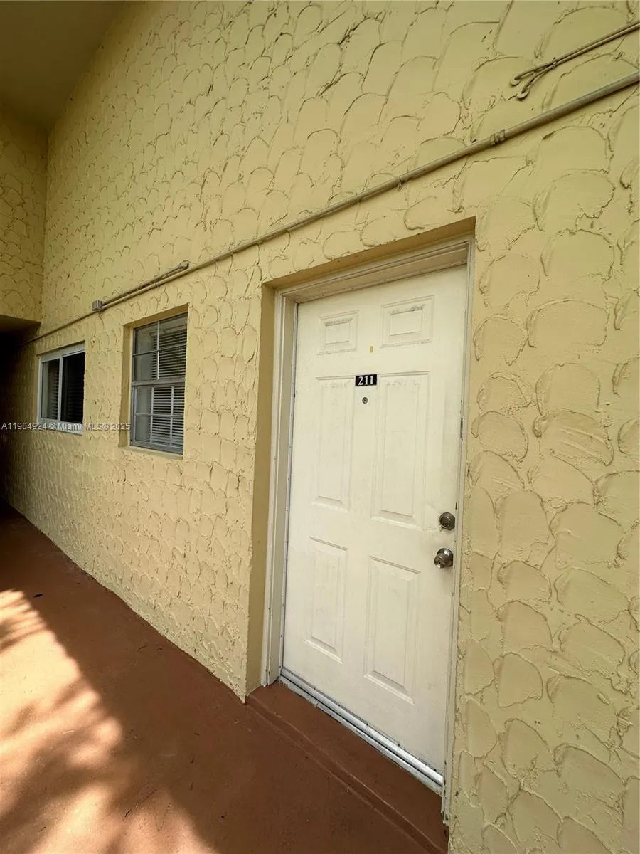 8600 Sw 109th Ave 4-211, Miami, Florida 33173, Miami, Florida 33173, 1 Bedroom Bedrooms, ,1 BathroomBathrooms,Residential,For Sale,8600 Sw 109th Ave 4-211, Miami, Florida 33173,A11904924