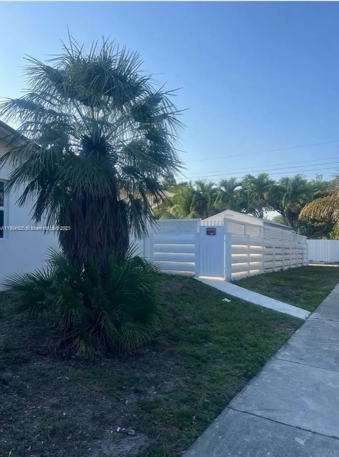 5001 Madison St, Hollywood, Florida 33021, Hollywood, Florida 33021, 5 Bedrooms Bedrooms, ,4 BathroomsBathrooms,Residential,For Sale,5001 Madison St, Hollywood, Florida 33021,A11904925
