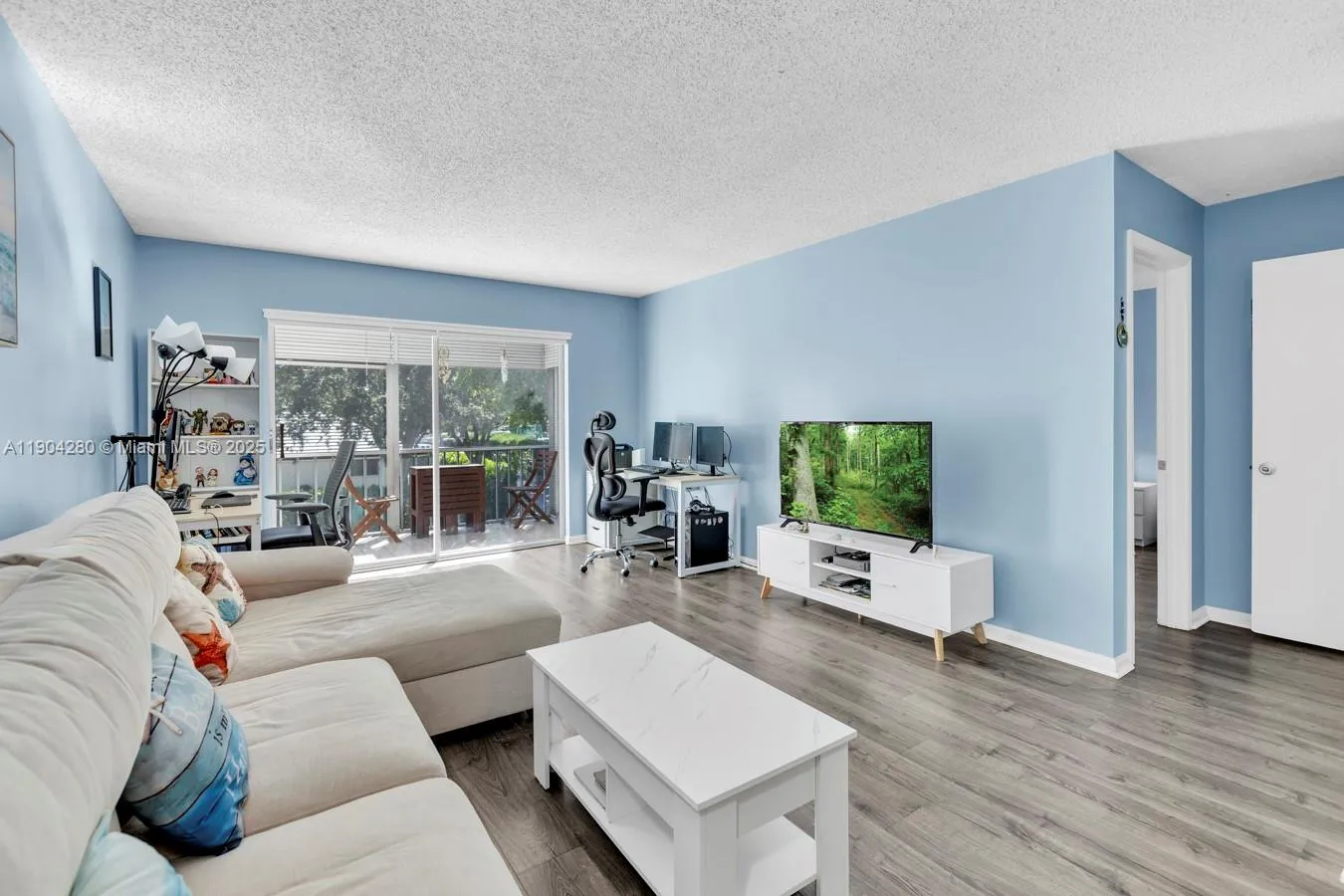 6207 Bay Club Dr 3, Fort Lauderdale, Florida 33308, Fort Lauderdale, Florida 33308, 1 Bedroom Bedrooms, ,1 BathroomBathrooms,Residential,For Sale,6207 Bay Club Dr 3, Fort Lauderdale, Florida 33308,A11904280