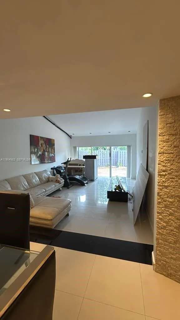 546 Ne 199th Ln 4w, Miami, Florida 33179, Miami, Florida 33179, 3 Bedrooms Bedrooms, ,3 BathroomsBathrooms,Residential Lease,For Rent,546 Ne 199th Ln 4w, Miami, Florida 33179,A11904983