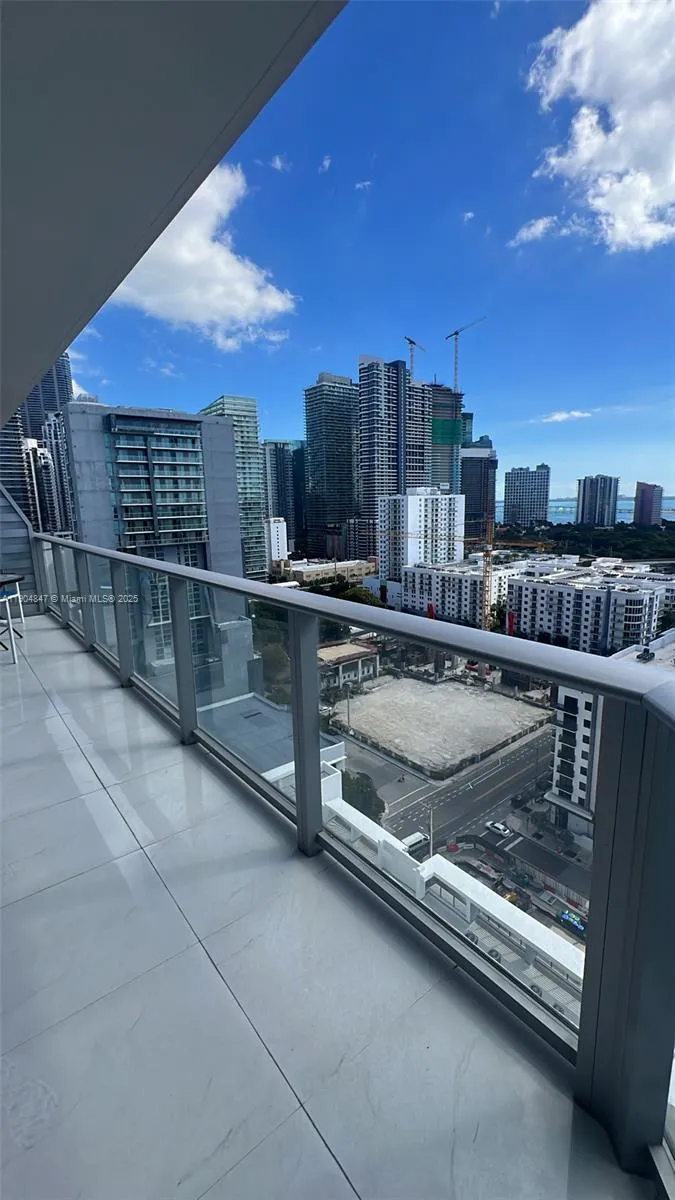 Miami, Florida 33130, 1 Bedroom Bedrooms, ,1 BathroomBathrooms,Residential Lease,For Rent,A11904847