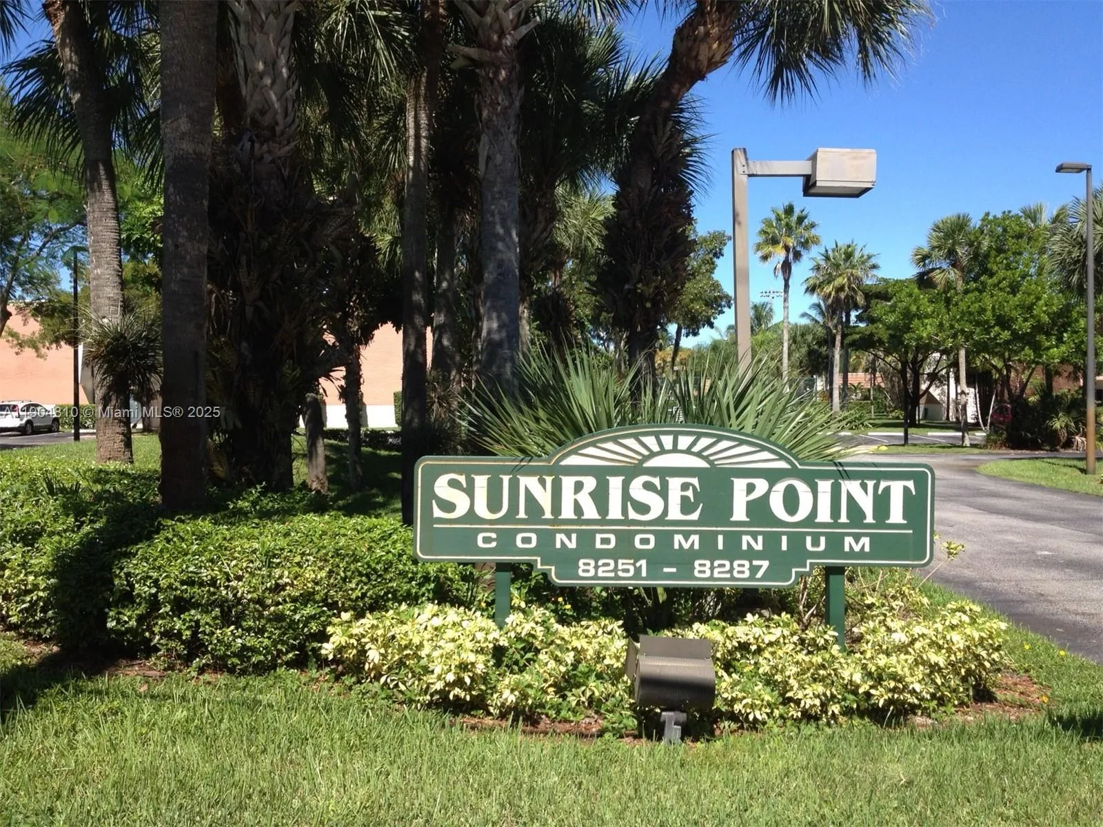 8281 Sw 128th St 107, Pinecrest, Florida 33156, Pinecrest, Florida 33156, 2 Bedrooms Bedrooms, ,1 BathroomBathrooms,Residential,For Sale,8281 Sw 128th St 107, Pinecrest, Florida 33156,A11904810