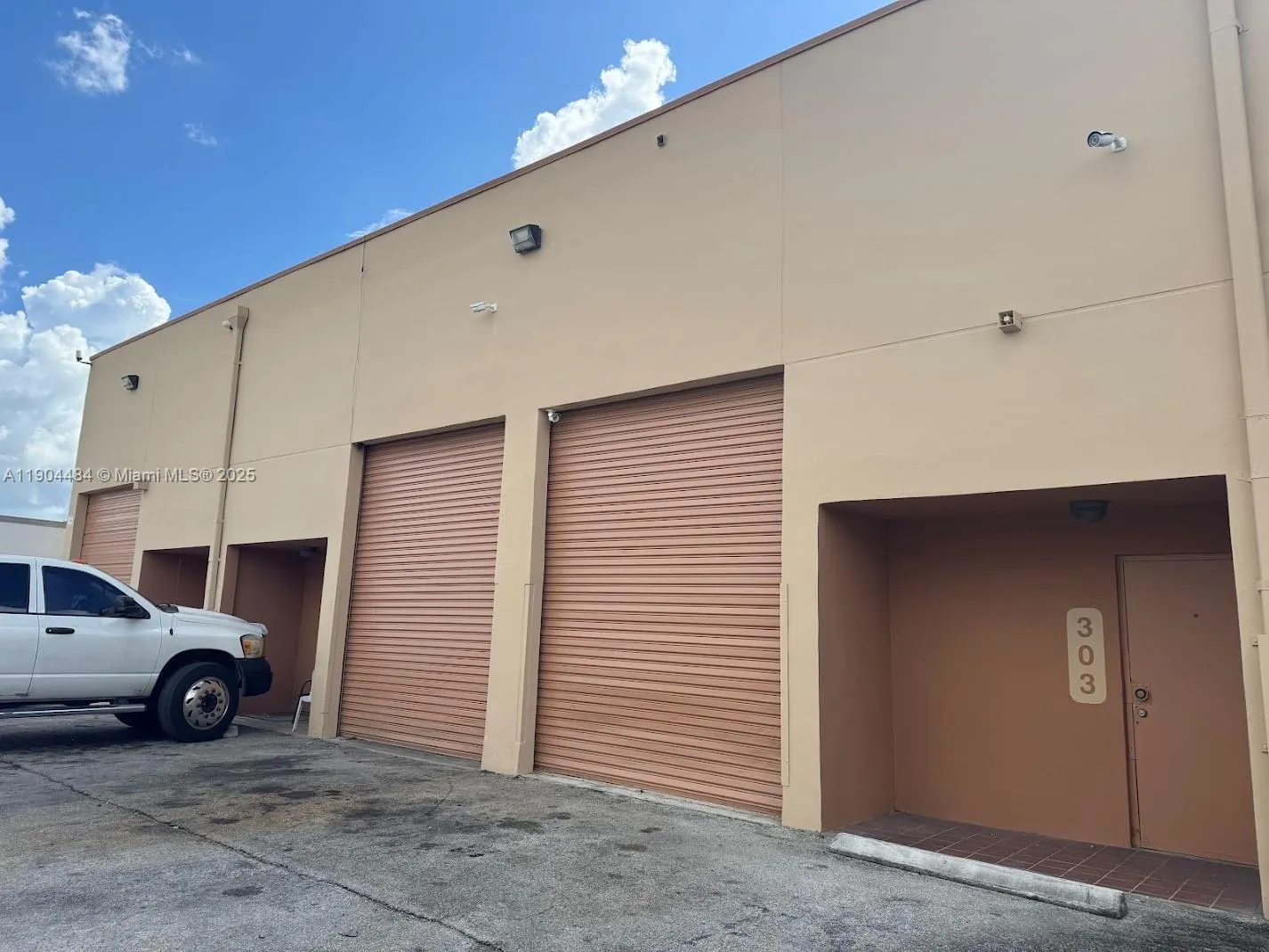 2450 W 82nd St 303, Hialeah, Florida 33016, Hialeah, Florida 33016, ,Commercial Sale,For Sale,2450 W 82nd St 303, Hialeah, Florida 33016,A11904484