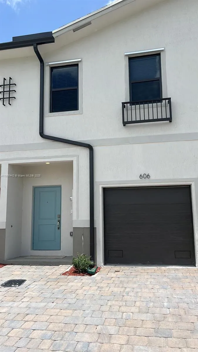 606 12 St, Homestead, Florida 33034, Homestead, Florida 33034, 3 Bedrooms Bedrooms, ,2 BathroomsBathrooms,Residential,For Sale,606 12 St, Homestead, Florida 33034,A11905442 606 12 St, Homestead, Florida 33034, Homestead, Florida 33034, 3 Bedrooms Bedrooms, ,2 BathroomsBathrooms,Residential,For Sale,606 12 St, Homestead, Florida 33034,A11905442