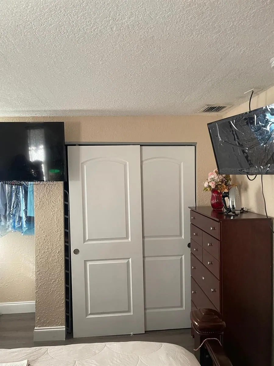 665 Nw 153rd St, Miami, Florida 33169, Miami, Florida 33169, 3 Bedrooms Bedrooms, ,1 BathroomBathrooms,Residential,For Sale,665 Nw 153rd St, Miami, Florida 33169,A11905382