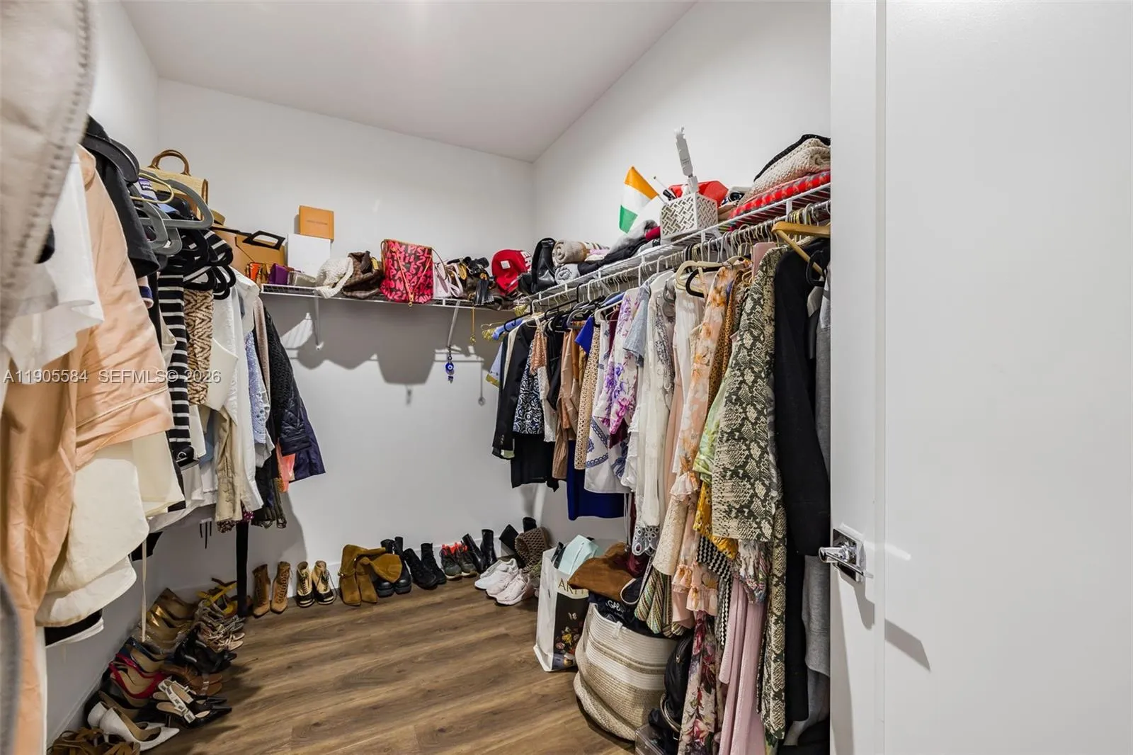 8156 Nw 43rd St, Doral, Florida 33166, Doral, Florida 33166, 3 Bedrooms Bedrooms, ,2 BathroomsBathrooms,Residential,For Sale,8156 Nw 43rd St, Doral, Florida 33166,A11905584